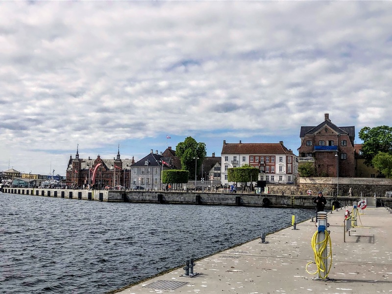 Das imposante Schloss Kronborg in Helsingør (Shakespeares Hamlet-Schloss) am Öresund