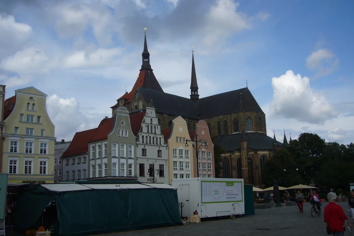 St.-Marien-Kirche Rostock vom Neuen Markt aus gesehen