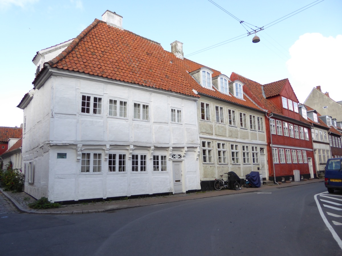 Historische Fachwerkhäuser Strandgade 27, 29 und 31 in Helsingør aus dem 16. Jahrhundert